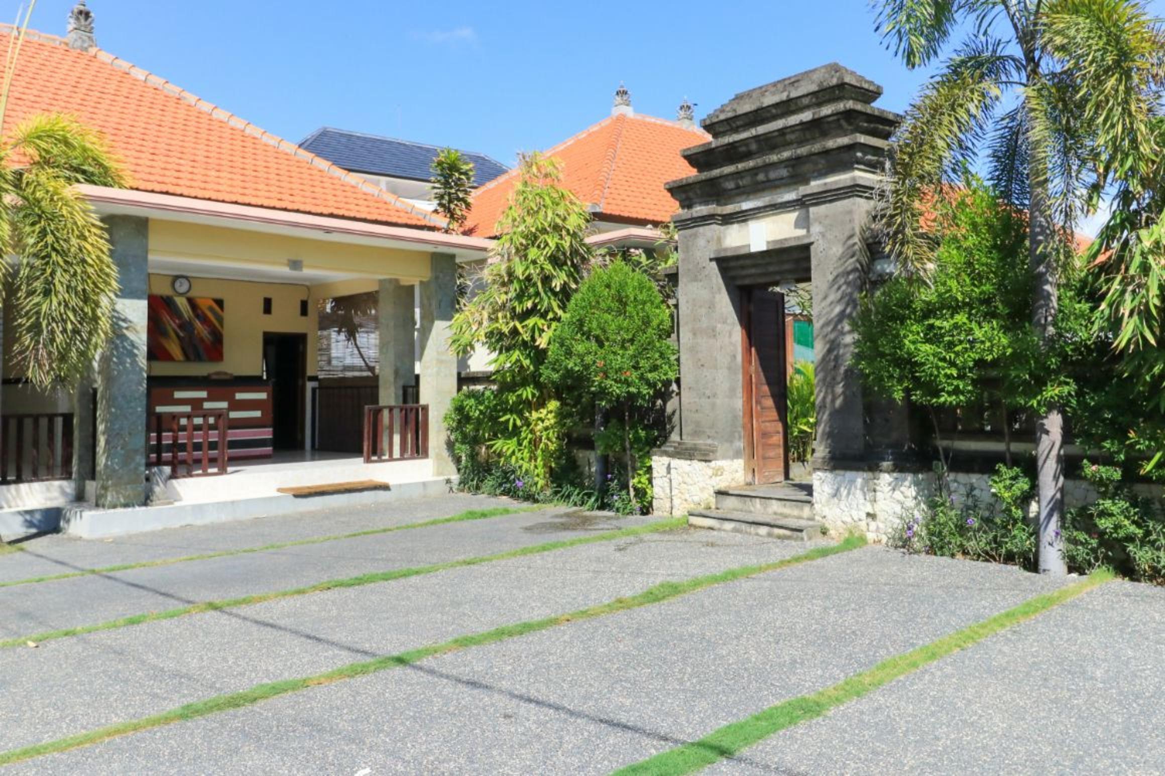 Taman Damai Bungalow Hotel Tanjung Benoa  Exterior photo